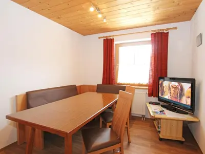 TV/Unterhaltungsangebot in der Unterkunft Apartment Zillertalblick by Interhome