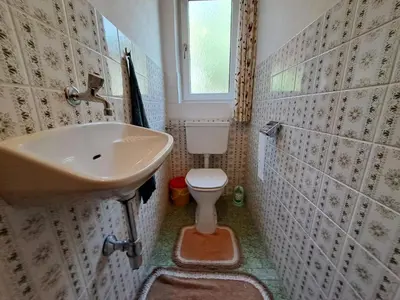Ein Badezimmer in der Unterkunft Apartment Straif by Interhome