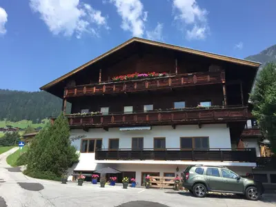 Ein allgemeiner Bergblick oder ein Berglick von der Ferienwohnung aus
