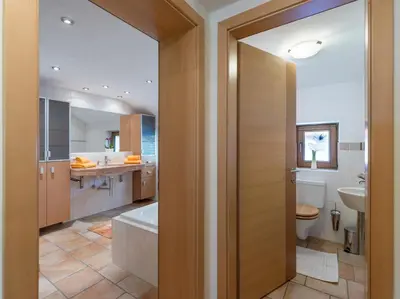 Ein Badezimmer in der Unterkunft Apart Linde