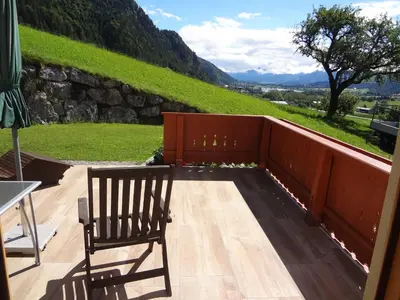 Ein allgemeiner Bergblick oder ein Berglick von der Ferienwohnung aus