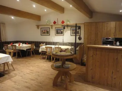 Ein Restaurant oder anderes Speiselokal in der Unterkunft Maurerhof Itter
