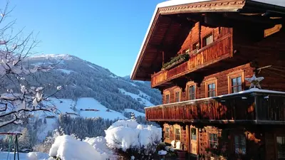 Ein allgemeiner Bergblick oder ein Berglick von der Ferienwohnung aus