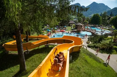 Der Swimmingpool an oder in der Nähe von Biobauernhof und Ferienhaus Riederbauer