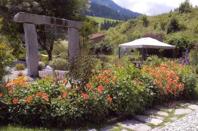 Ein Garten an der Unterkunft Pension Aloisia