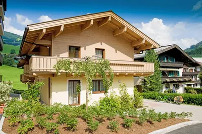 Ein allgemeiner Bergblick oder ein Berglick von der Ferienwohnung aus