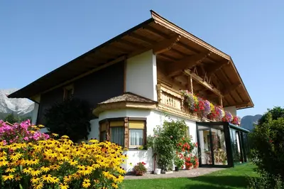Ein Garten an der Unterkunft Schnapperhof