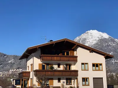 Ein allgemeiner Bergblick oder ein Berglick von der Ferienwohnung aus