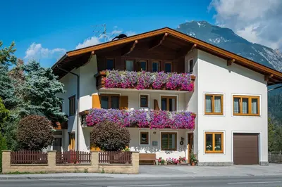 Das Gebäude in dem sich die Ferienwohnung befindet