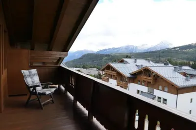Ein allgemeiner Bergblick oder ein Berglick von der Ferienwohnung aus