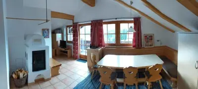 Ein Sitzbereich in der Unterkunft Ski in out! Gemütliche Dachgeschosswohnung