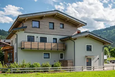 Ein allgemeiner Bergblick oder ein Berglick von der Ferienwohnung aus