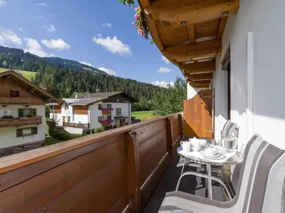 Ein allgemeiner Bergblick oder ein Berglick von der Ferienwohnung aus