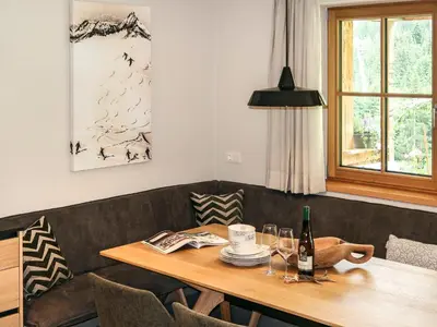 Ein Sitzbereich in der Unterkunft Apartment Chalet Edelweiß by Interhome