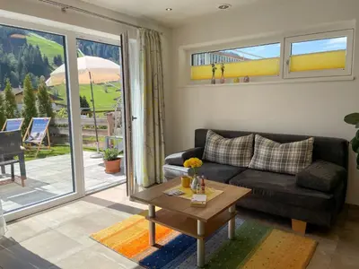 Ein Sitzbereich in der Unterkunft Apartment Sonnseit Living by Interhome