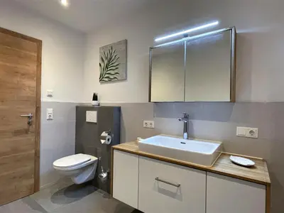 Ein Badezimmer in der Unterkunft Apartment Sonnseit Living by Interhome