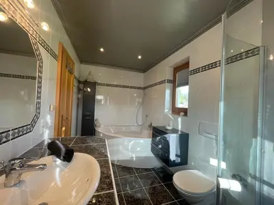 Ein Badezimmer in der Unterkunft Ferienhaus Hildegard