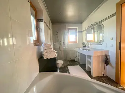 Ein Badezimmer in der Unterkunft Ferienhaus Hildegard
