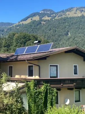 Ein allgemeiner Bergblick oder ein Berglick von der Ferienwohnung aus