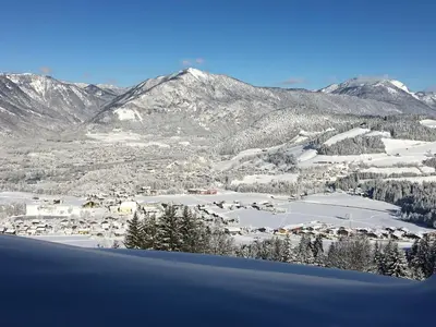Ein allgemeiner Bergblick oder ein Berglick von der Ferienwohnung aus