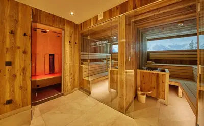 Ein Sitzbereich in der Unterkunft Hotel Gungau