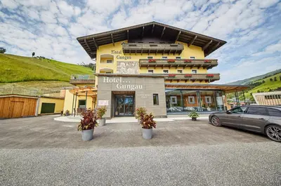 Ein allgemeiner Bergblick oder ein Berglick von des Hotels aus