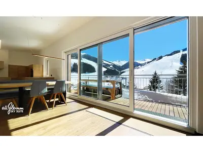 Ein allgemeiner Bergblick oder ein Berglick von der Ferienwohnung aus