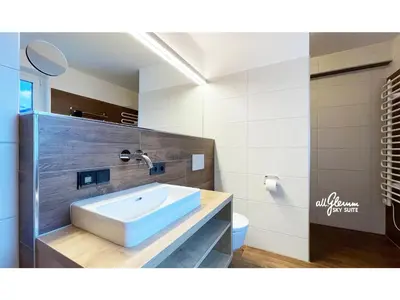 Ein Badezimmer in der Unterkunft All.Glemm SKY SUITE