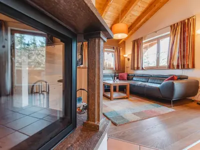 Ein Sitzbereich in der Unterkunft Chalet Hochkrimml 2 by Interhome
