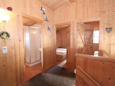Ein Badezimmer in der Unterkunft Holiday Home Schwendau-2 by Interhome