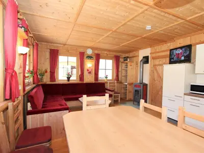 Küche/Küchenzeile in der Unterkunft Holiday Home Schwendau-3 by Interhome