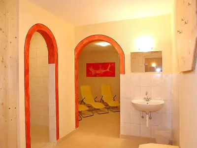 Ein Badezimmer in der Unterkunft Holiday Home Schwendau-3 by Interhome