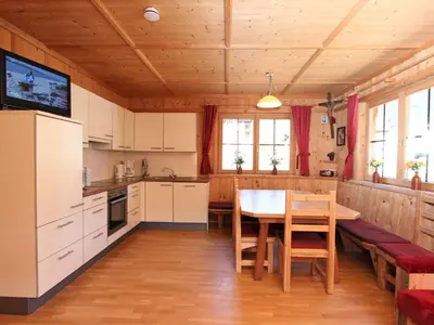 Küche/Küchenzeile in der Unterkunft Holiday Home Schwendau-3 by Interhome