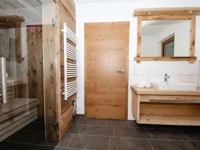 Ein Badezimmer in der Unterkunft Chalet in Jochberg with Sauna & Mountain Views