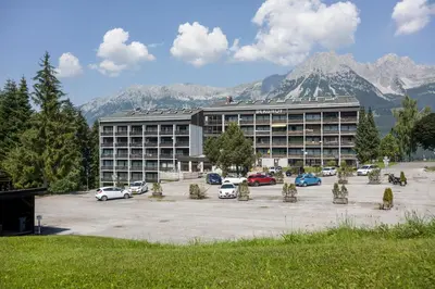 Ein allgemeiner Bergblick oder ein Berglick von der Ferienwohnung aus