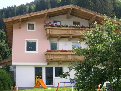 Das Gebäude in dem sich die Ferienwohnung befindet