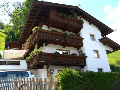 Das Gebäude in dem sich die Ferienwohnung befindet