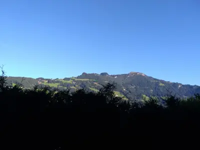 Ein allgemeiner Bergblick oder ein Berglick von der Ferienwohnung aus