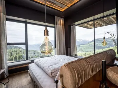 Ein allgemeiner Bergblick oder ein Berglick von des Hotels aus