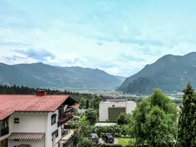 Ein allgemeiner Bergblick oder ein Berglick von der Ferienwohnung aus