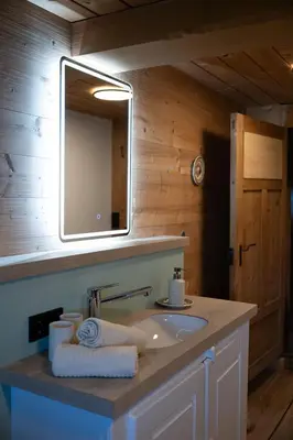 Ein Badezimmer in der Unterkunft Mountain Vista - Bio Yoga Hof