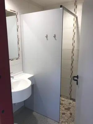 Ein Badezimmer in der Unterkunft Zillerglückhütte - 5 Sterne Camping Aufenfeld