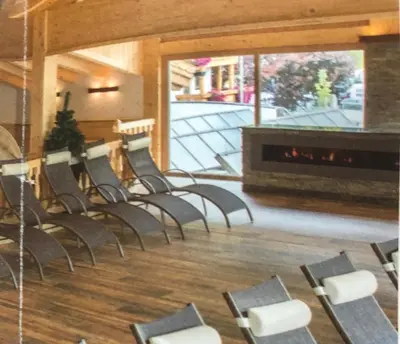 Ein Sitzbereich in der Unterkunft Zillerglückhütte - 5 Sterne Camping Aufenfeld