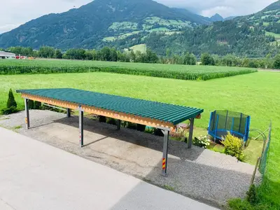 Ein allgemeiner Bergblick oder ein Berglick von der Ferienwohnung aus