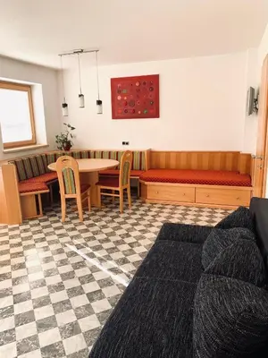 Ein Sitzbereich in der Unterkunft Appartements Samerhof