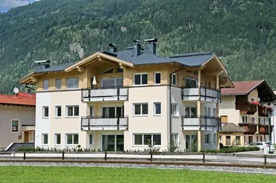 Ein allgemeiner Bergblick oder ein Berglick von der Ferienwohnung aus