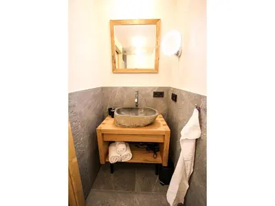Ein Badezimmer in der Unterkunft Enzian Wohnung B