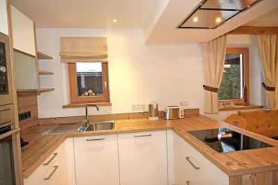 Küche/Küchenzeile in der Unterkunft Enzian Wohnung H