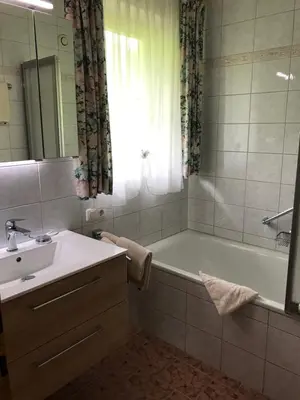 Ein Badezimmer in der Unterkunft Landhaus Montana
