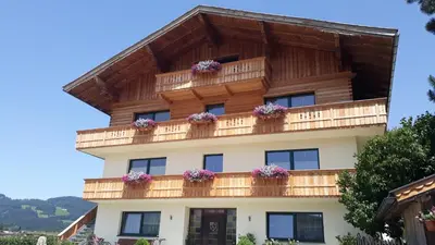 Das Gebäude in dem sich die Ferienwohnung befindet